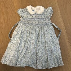 Excellent condition Anavini hand smocked floral dress with Peter Pan collar 24M